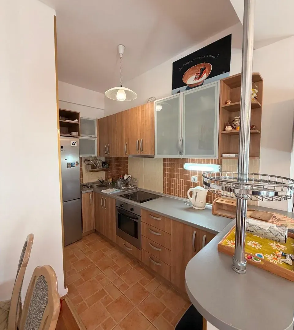 Prodaja, dvosoban stan, 78m², Lazi, Budva