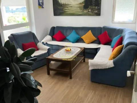 Prodaja, dvosoban stan, 77m², Blok 5, Podgorica