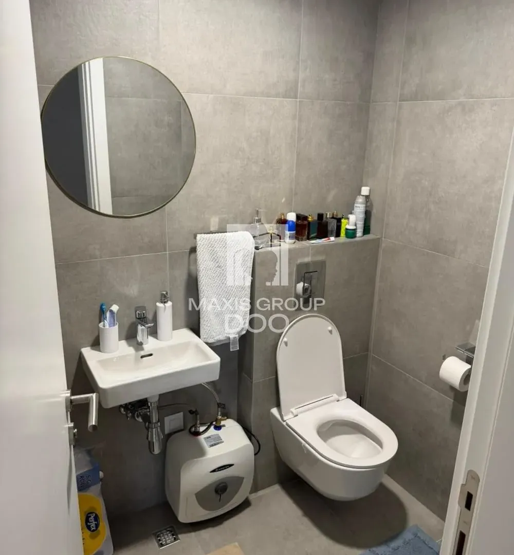 Prodaja, četvorosoban stan, 93m², Zemun Sve Podlokacije, Beograd