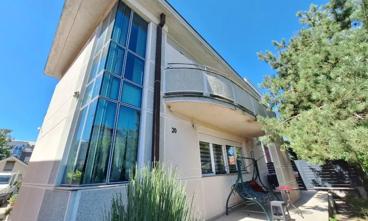 Prodaja, kuća, 253m², Adice, Novi Sad Sve Podlokacije