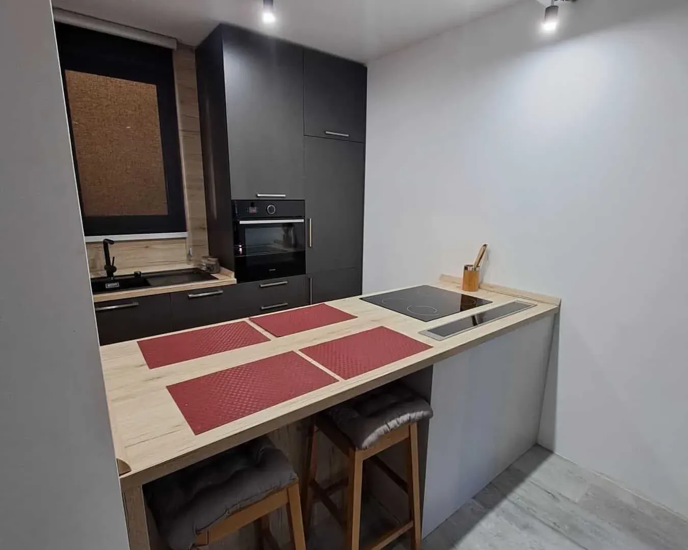 Izdavanje, jednosoban stan, 40m², Bečići, Budva