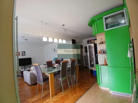 Izdavanje, trosoban stan, 78m², Centar, Jagodina - image 12
