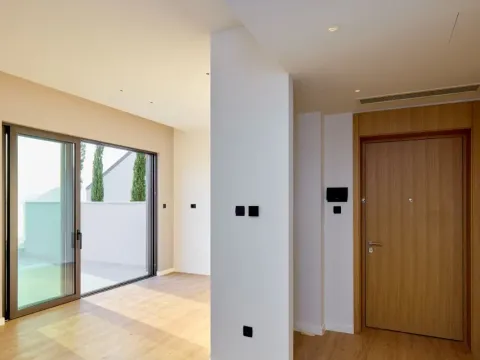 Prodaja, jednosoban stan, 81m², Porto Montenegro, Tivat - image 12