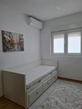 Rent, two bedroom apartment, 72m², City Kvart, Podgorica - image 5