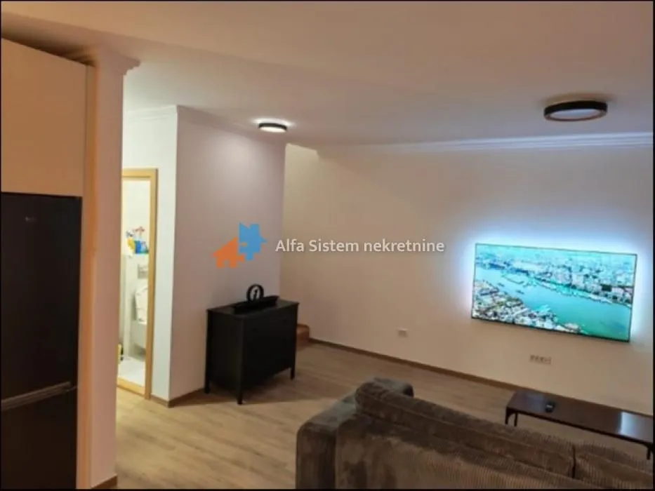 Izdavanje, trosoban stan, 77m², Autokomanda, Voždovac Sve Podlokacije
