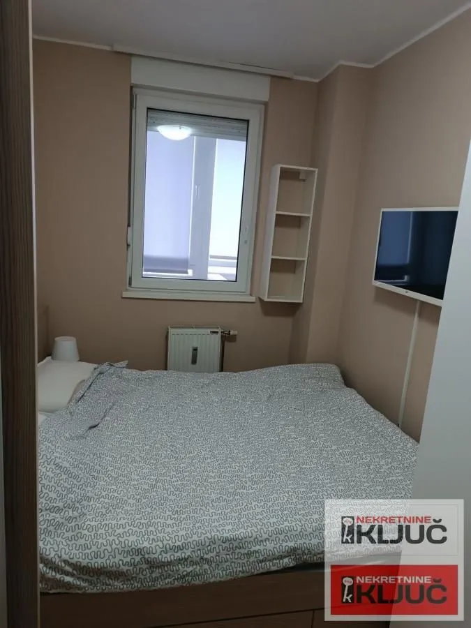 Prodaja, trosoban stan, 62m², Salajka, Novi Sad Sve Podlokacije