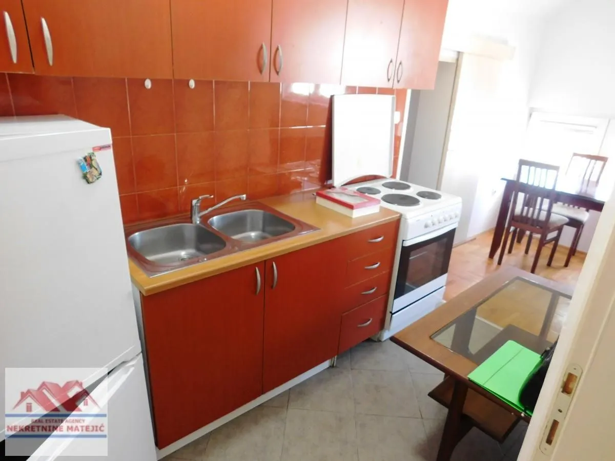 Izdavanje, jednosoban stan, 33m², Centar, Kragujevac