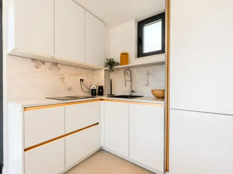 Izdavanje, kuća, 159m², Reževići, Budva - image 9