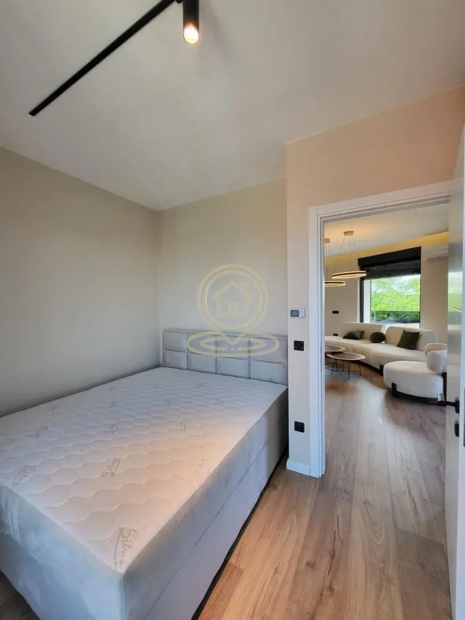 Izdavanje, trosoban stan, 83m², Olimp, Zvezdara Sve Podlokacije