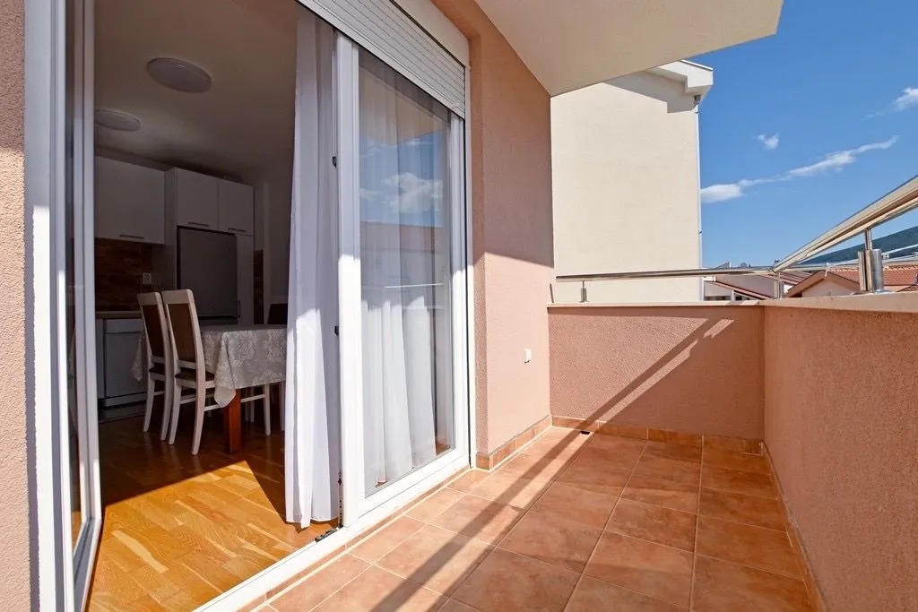 Izdavanje, jednosoban stan, 45m², Igalo, Herceg Novi