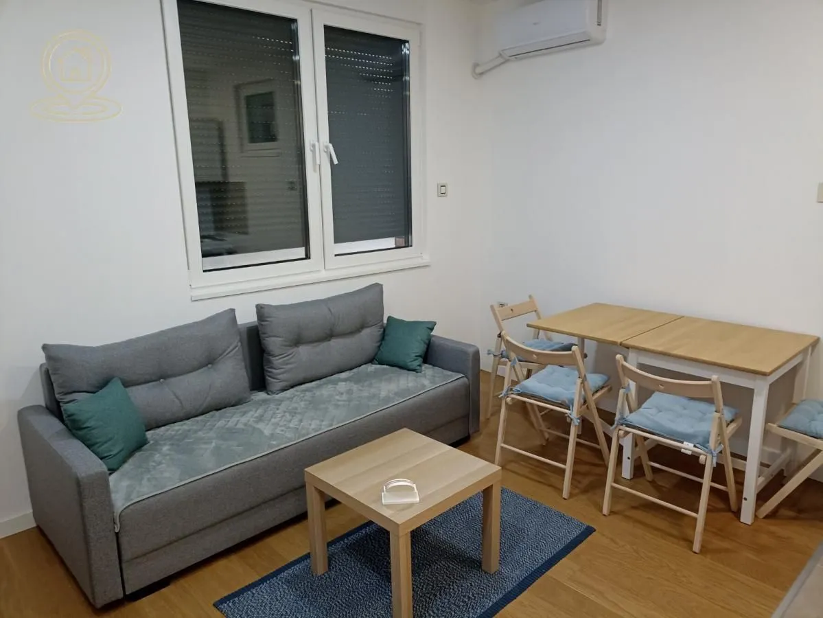 Izdavanje, jednosoban stan, 32m², Centar, Novi Sad