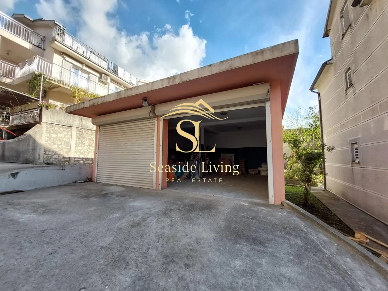 Rent, three bedroom apartment, 130m², Dobrota, Kotor