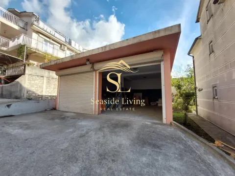 Izdavanje, trosoban stan, 130m², Dobrota, Kotor - image 20