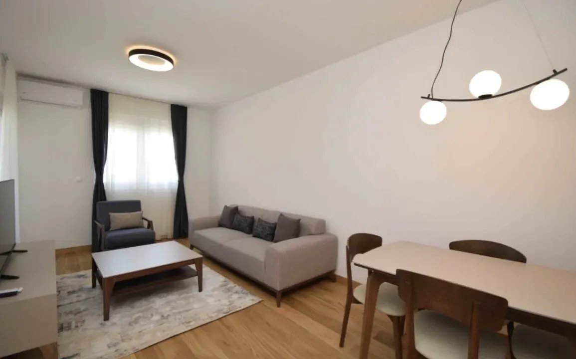 Izdavanje, jednosoban stan, 45m², New City, Podgorica
