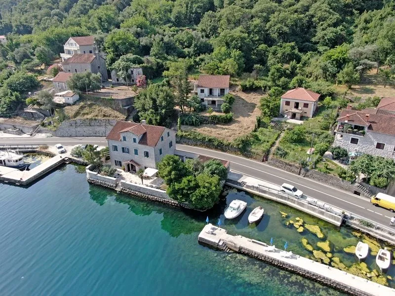 Prodaja, kuća, 184m², Kostanjica, Kotor