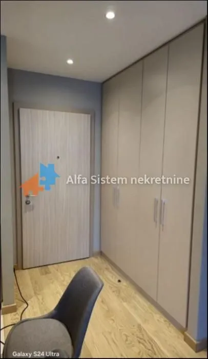 Izdavanje, dvosoban stan, 56m², Savski Venac, Beograd