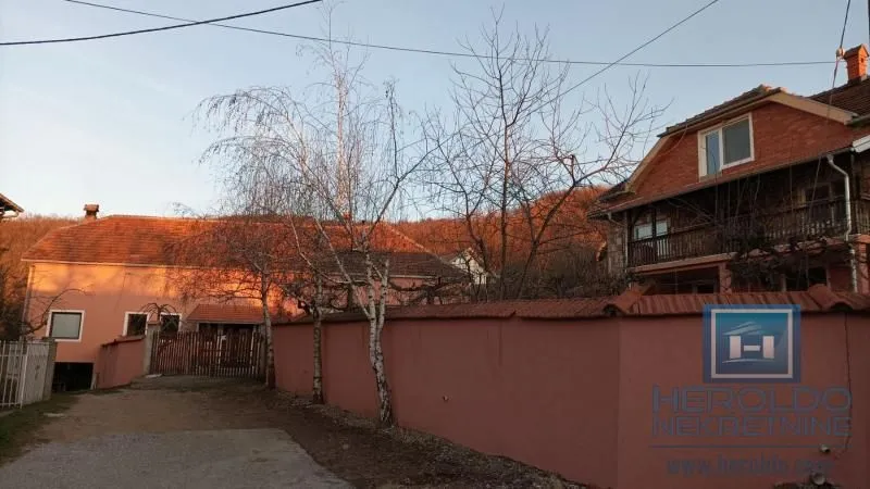 Prodaja, kuća, 500m², Despotovac, Srbija