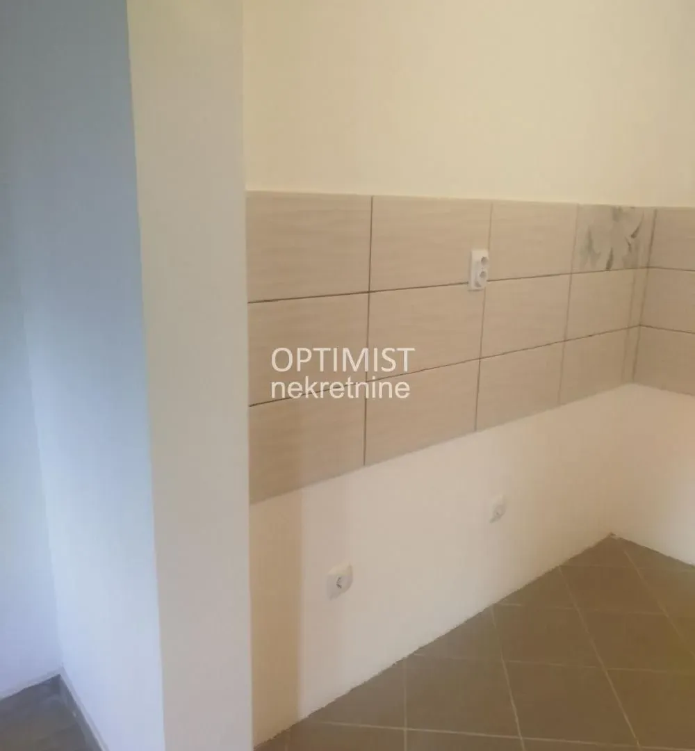 Izdavanje, trosoban stan, 70m², Borča 1, Borča Sve Podlokacije