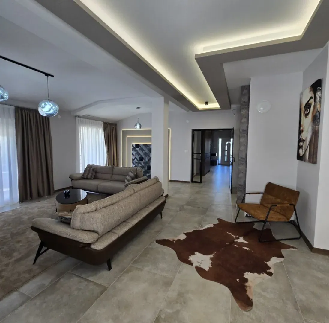 Rent, three bedroom apartment, 180m², Tološi, Podgorica