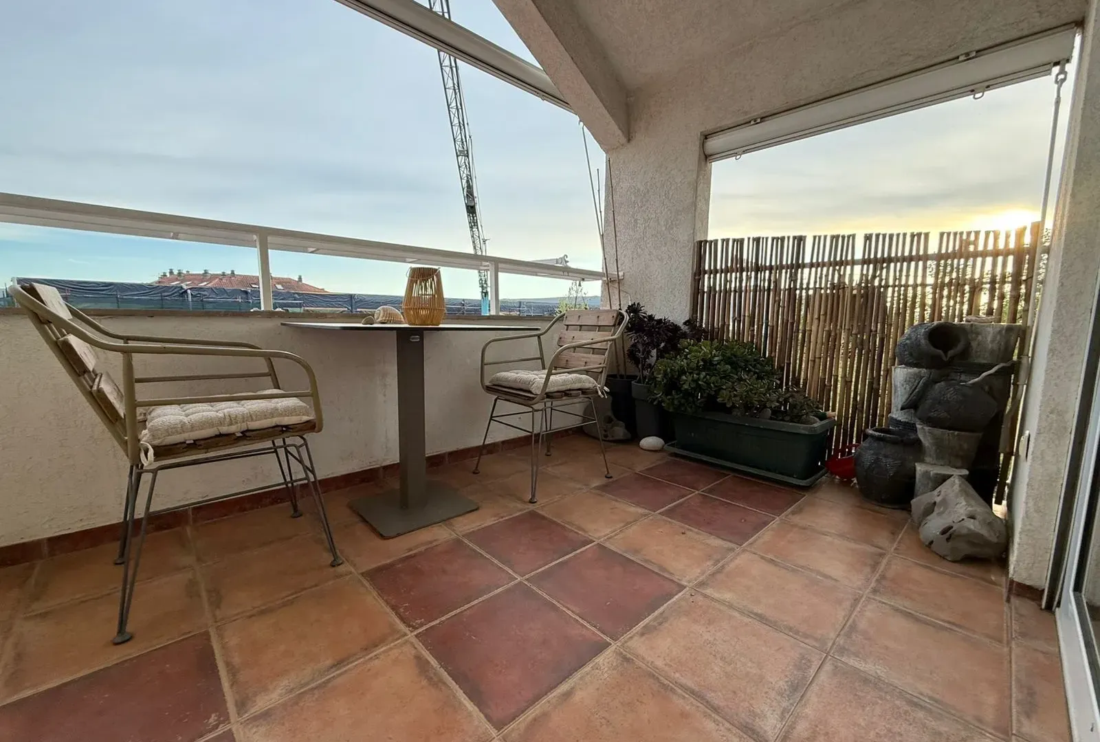 Izdavanje, dvosoban stan, 82m², Centar, Tivat