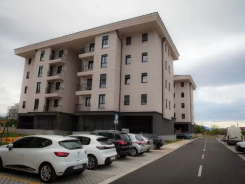 Izdavanje, jednosoban stan, 40m², Tološi, Podgorica - image 4