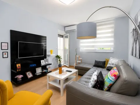 Prodaja, jednosoban stan, 47m², City Kvart, Podgorica - image 2