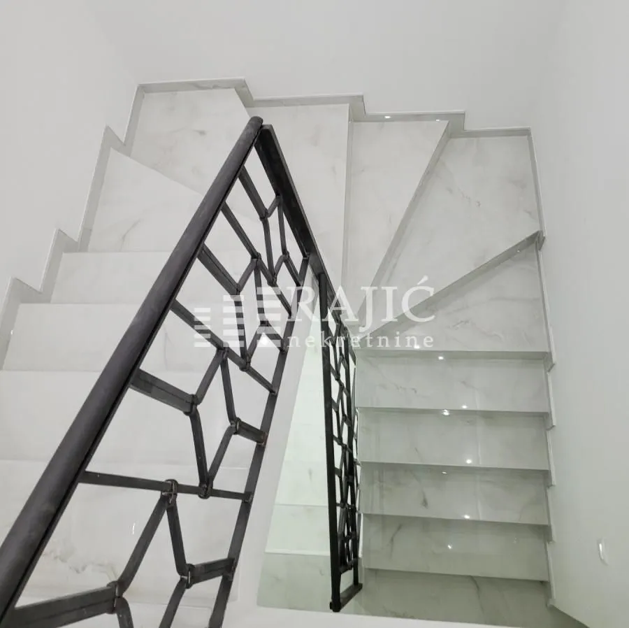 Rent, apartment, 200m², Voždovac Sve Podlokacije, Beograd