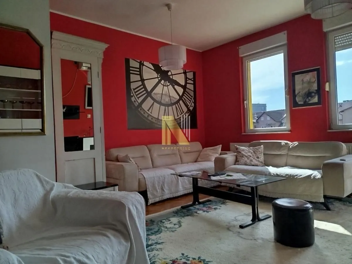 Prodaja, četvorosoban stan, 120m², Centar, Novi Sad