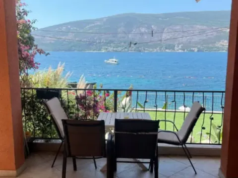 Prodaja, jednosoban stan, 40m², Herceg Novi, Crna Gora - image 1