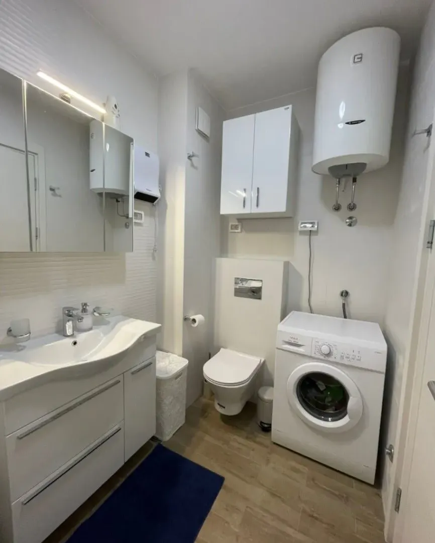 Izdavanje, jednosoban stan, 40m², Pobrežje, Podgorica