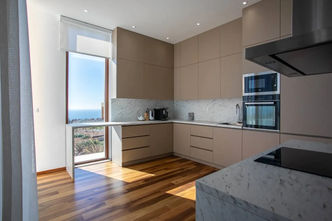 Rent, house, 670m², Krimovica, Kotor