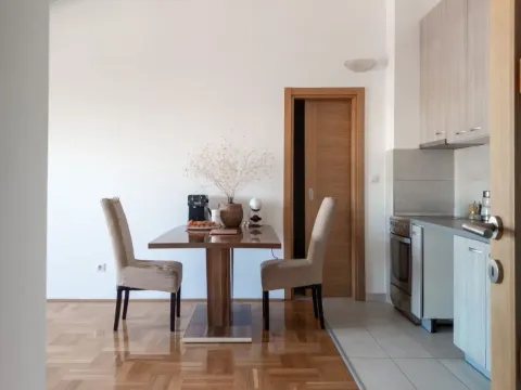 Prodaja, dvosoban stan, 75m², Stari Aerodrom, Podgorica - image 1