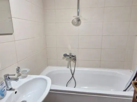 Izdavanje, dvosoban stan, 54m², City Kvart, Podgorica - image 9