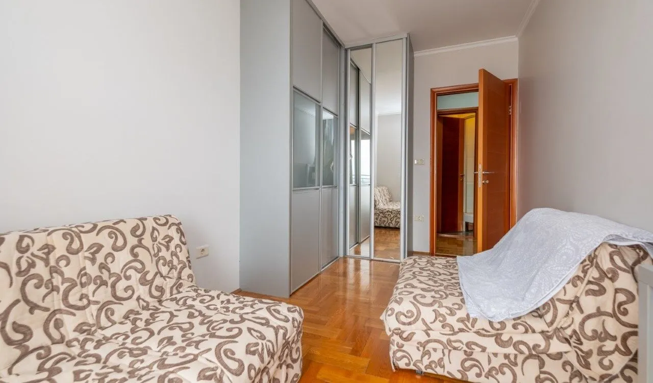 Prodaja, trosoban stan, 140m², Preko Morače, Podgorica