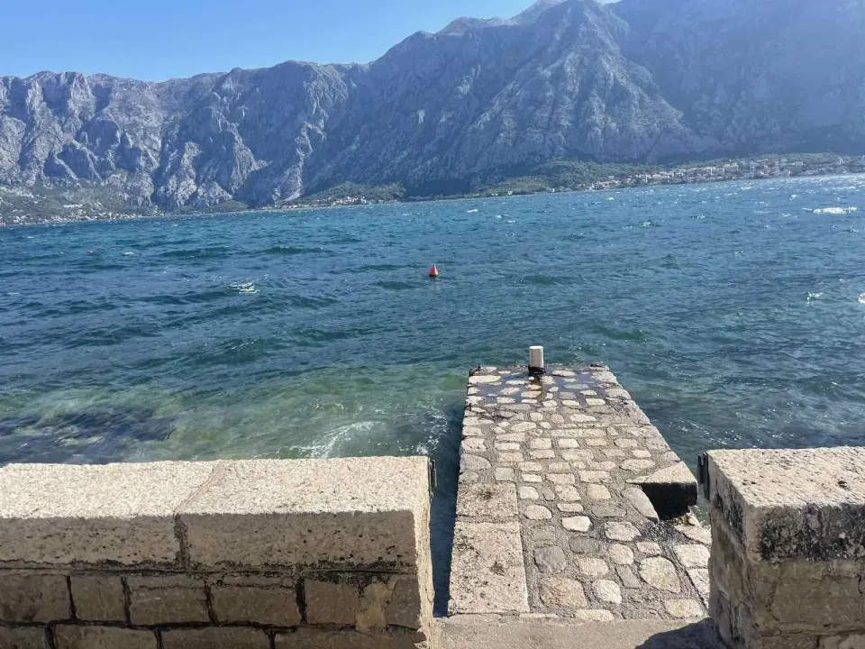 Rent, one bedroom apartment, 70m², Prčanj, Kotor