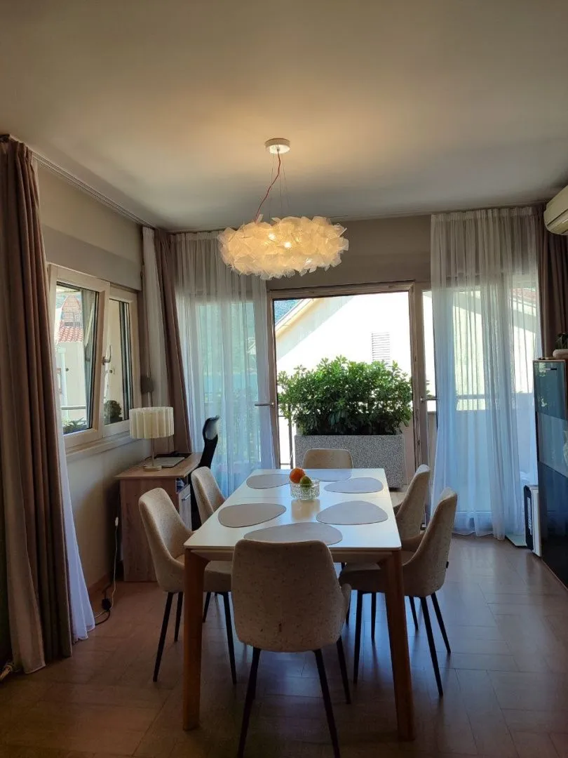 Prodaja, trosoban stan, 114m², Dobrota, Kotor