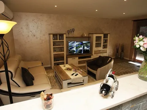 Rent, house, 153m², Krimovica, Kotor - image 8