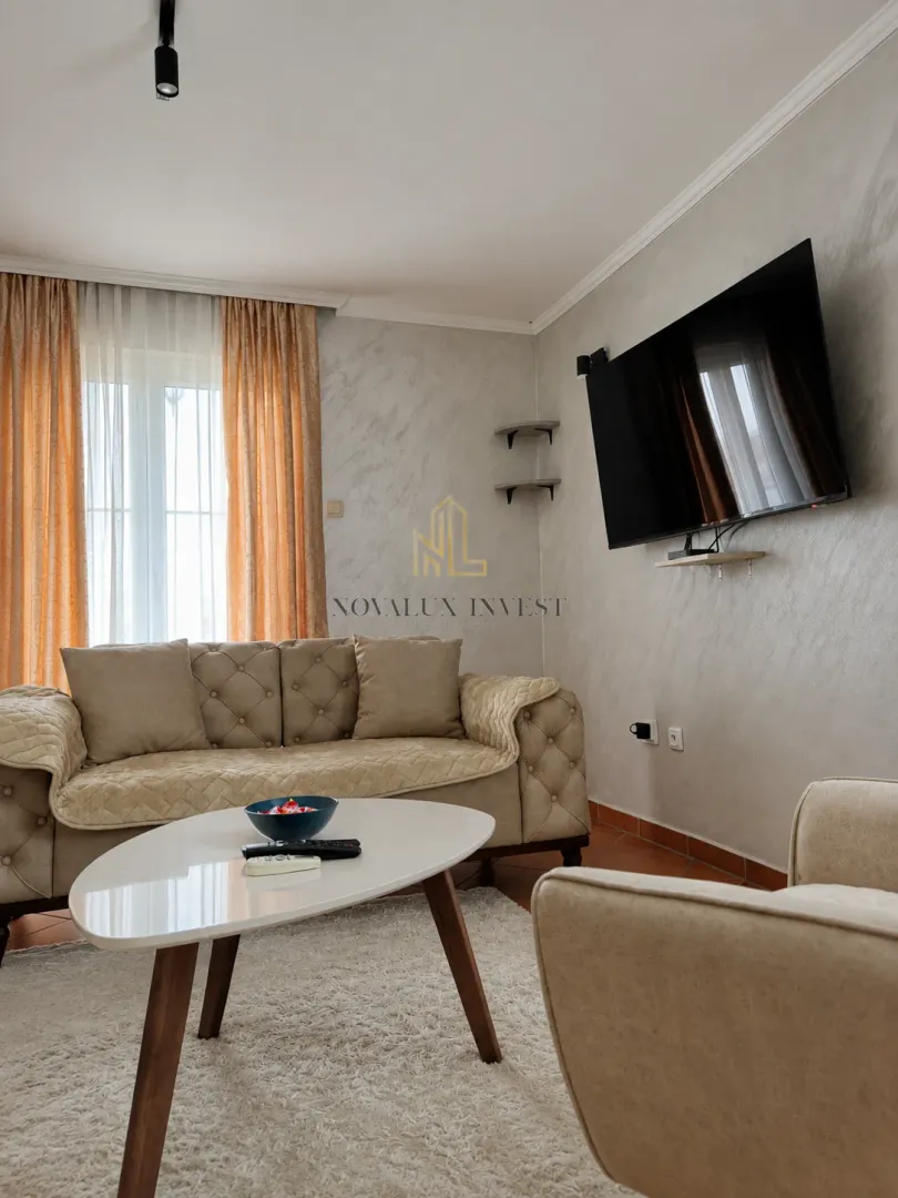 Izdavanje, kuća, 200m², Gornja Gorica, Podgorica
