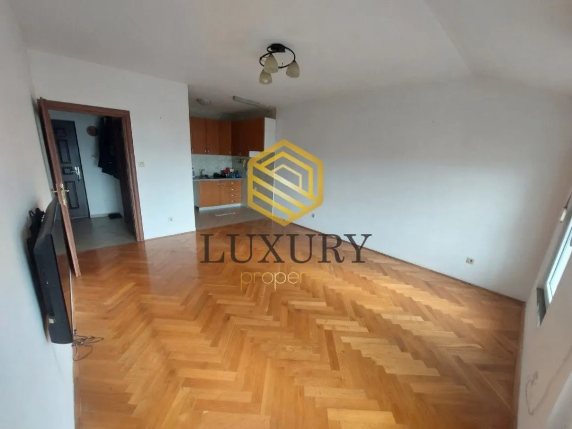 Prodaja, trosoban stan, 80m², Blok 9, Podgorica
