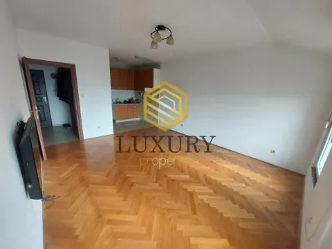 Sale, three bedroom apartment, 80m², Blok 9, Podgorica - image 8