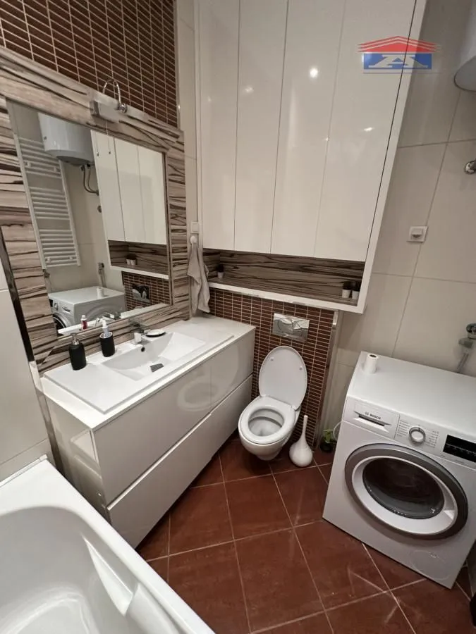 Izdavanje, dvosoban stan, 49m², Bulevar Oslobodjenja, Novi Sad Sve Podlokacije