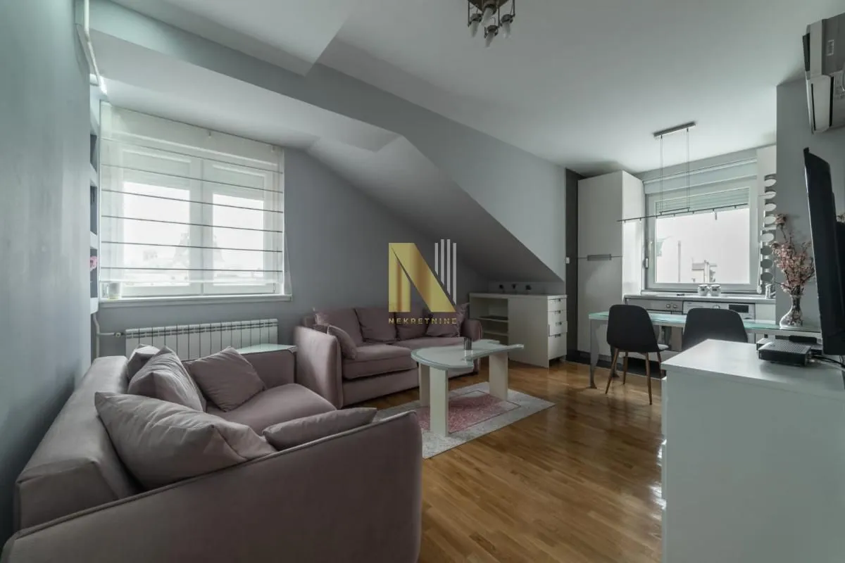Prodaja, dvosoban stan, 49m², Centar, Novi Sad