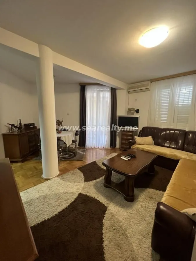 Izdavanje, stan, 53m², Centar, Budva