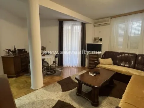 Izdavanje, stan, 53m², Centar, Budva