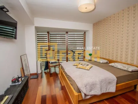 Izdavanje, četvorosoban stan, 160m², Preko Morače, Podgorica - image 16