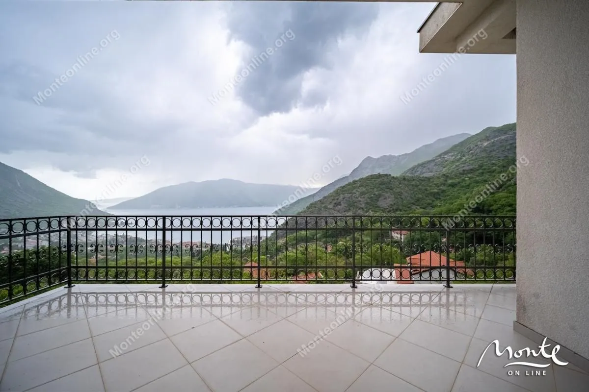 Sale, house, 103m², Risan, Kotor