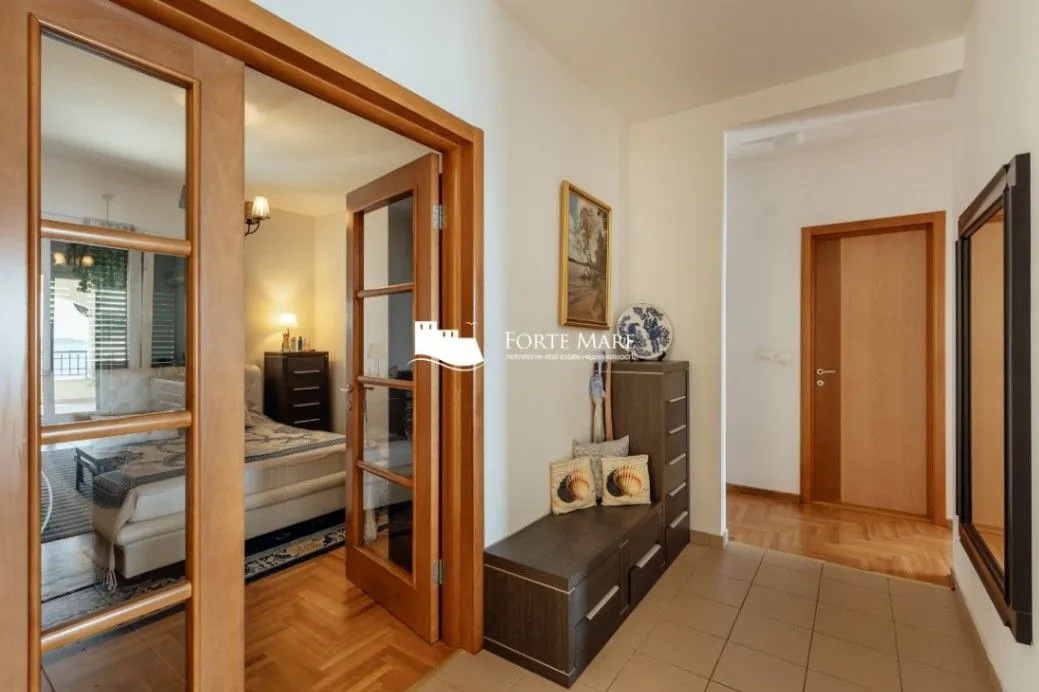 Prodaja, trosoban stan, 190m², Savina, Herceg Novi