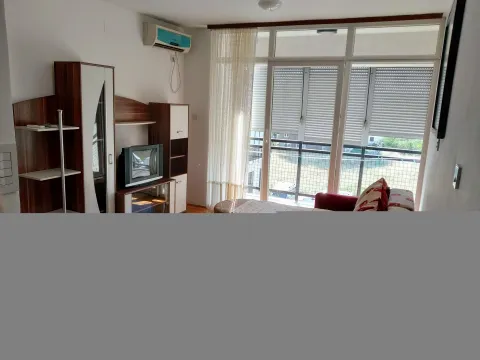 Rent, one bedroom apartment, 40m², 1 maj, Podgorica - image 5