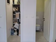 Izdavanje, poslovni prostor, 48m², Central Point, Podgorica - image 4