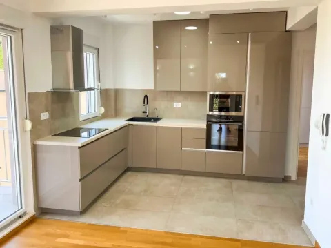 Prodaja, dvosoban stan, 72m², Tivat, Crna Gora - image 15